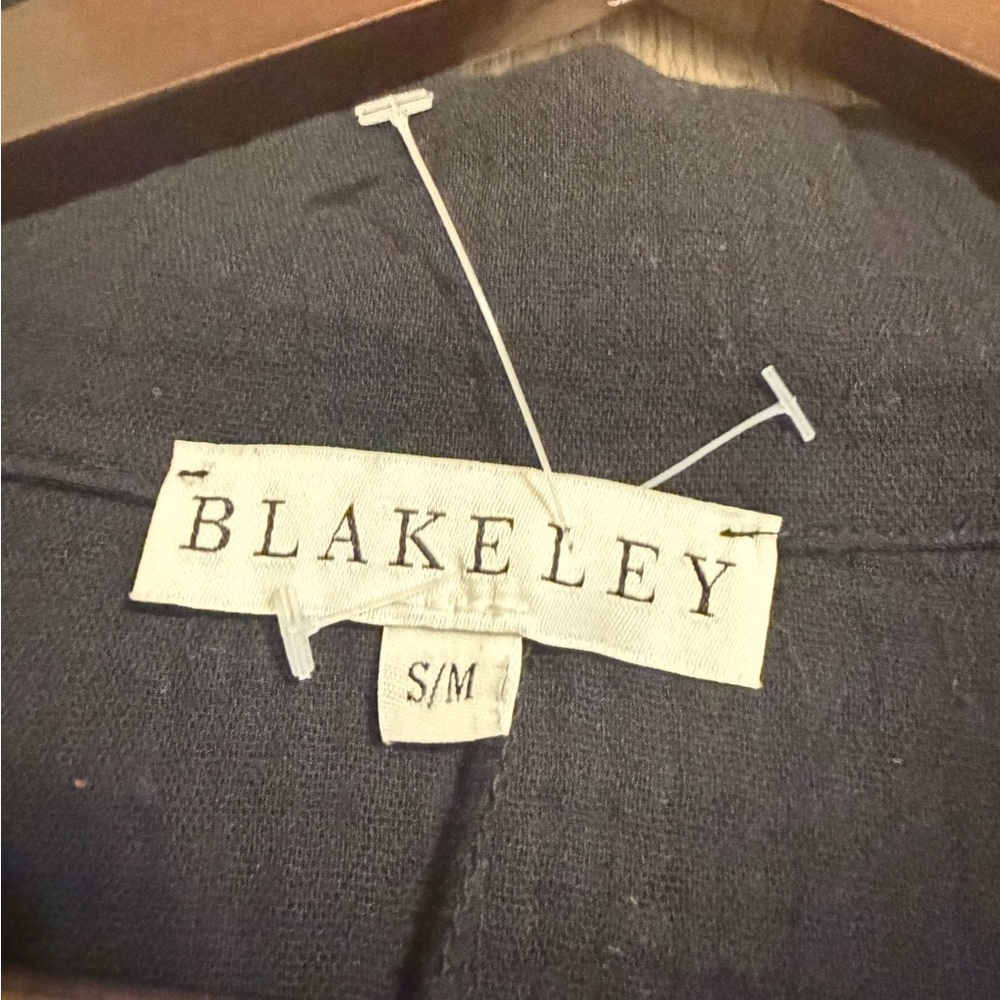 Blakeley Black and Gray Sweater Sleeves Button-Up Women's Top - Picture 3 of 6